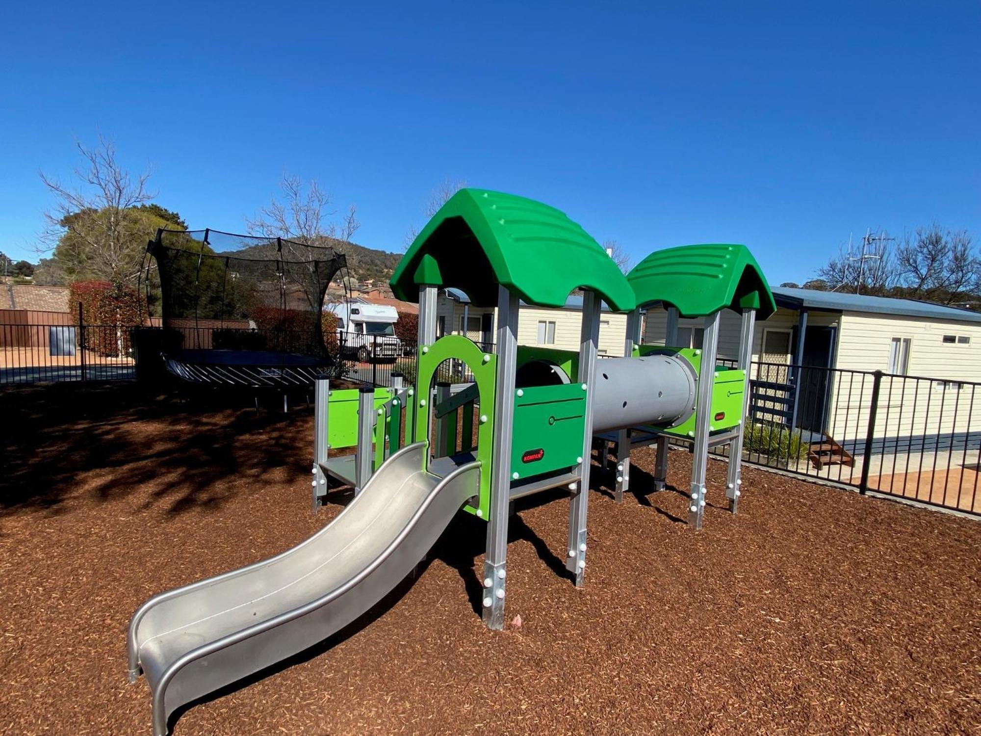 Hotel Crestview Tourist Park Queanbeyan Exterior foto
