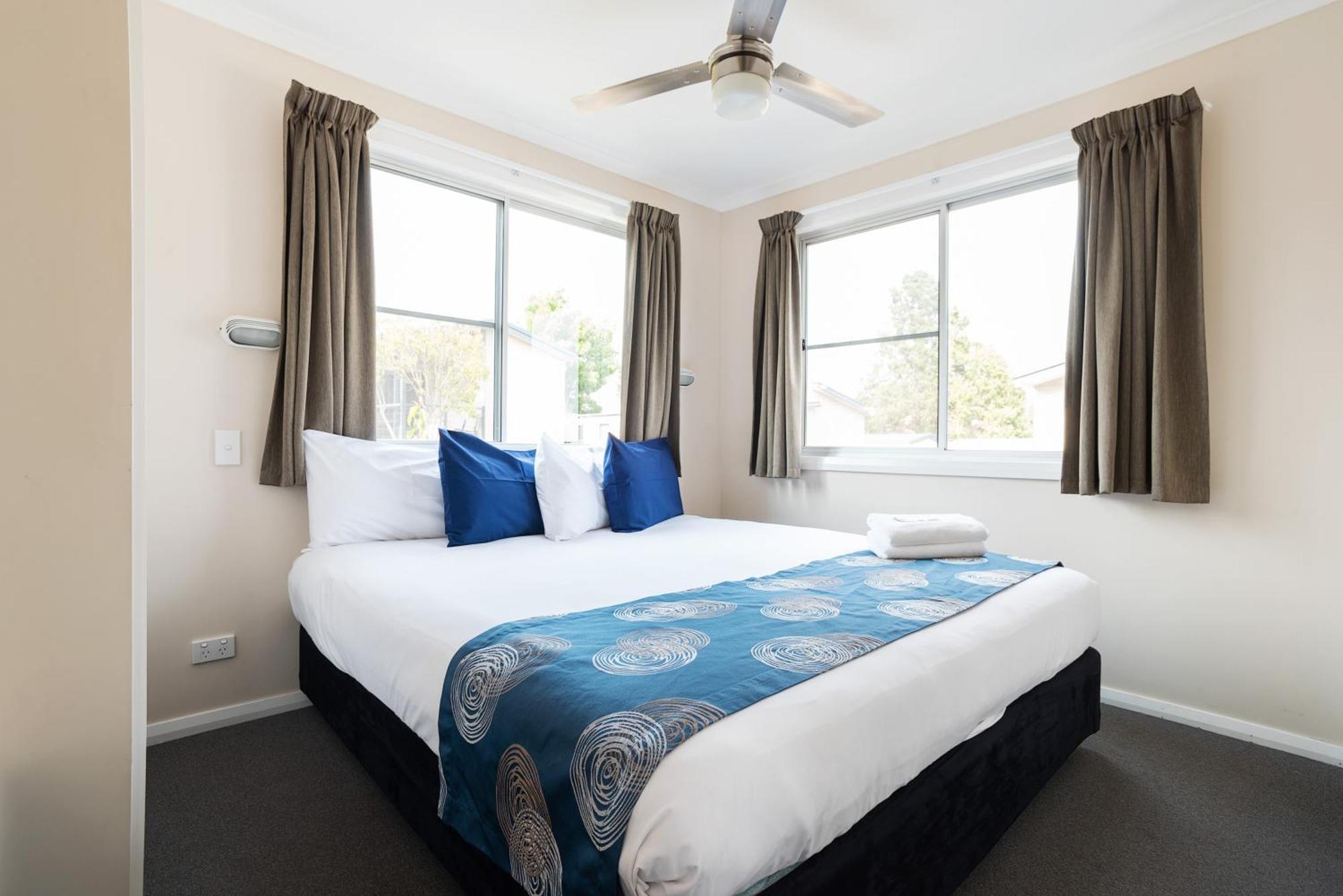 Hotel Crestview Tourist Park Queanbeyan Habitación foto
