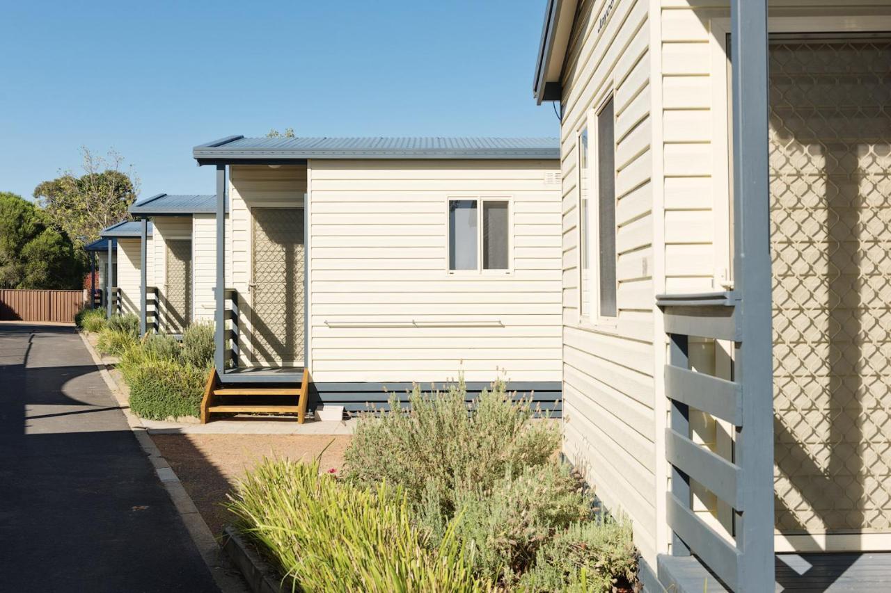 Hotel Crestview Tourist Park Queanbeyan Exterior foto