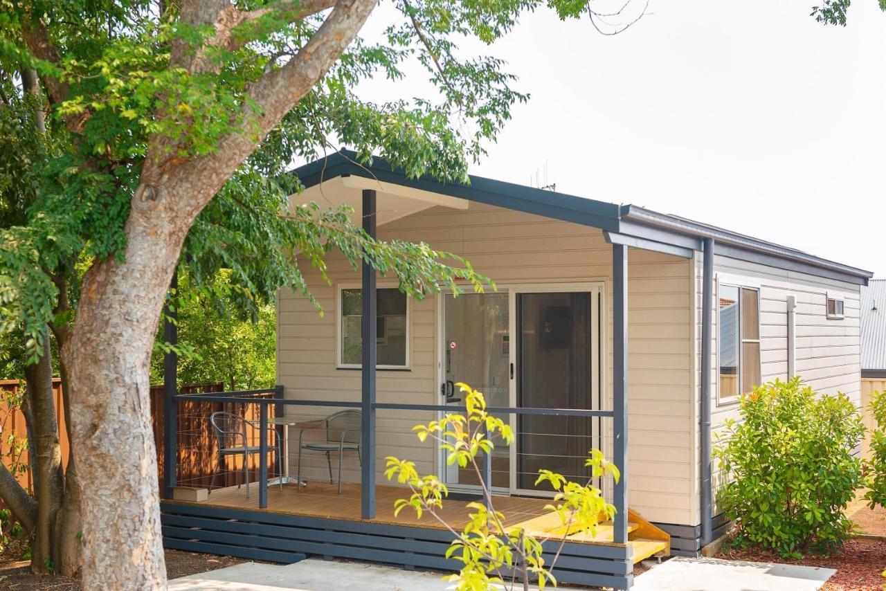 Hotel Crestview Tourist Park Queanbeyan Exterior foto